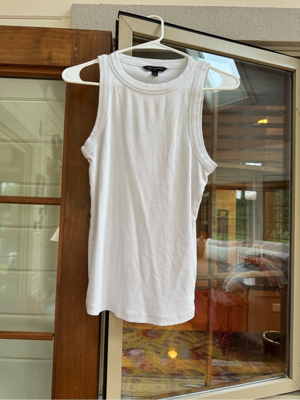 Banana Republic White Ribbed Tank Top - Women's
